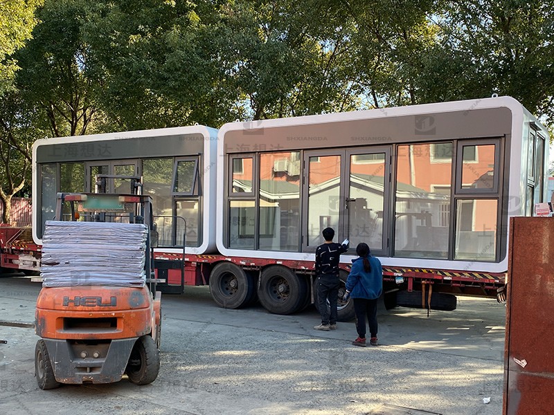 蘋(píng)果艙黑白面辦公室03